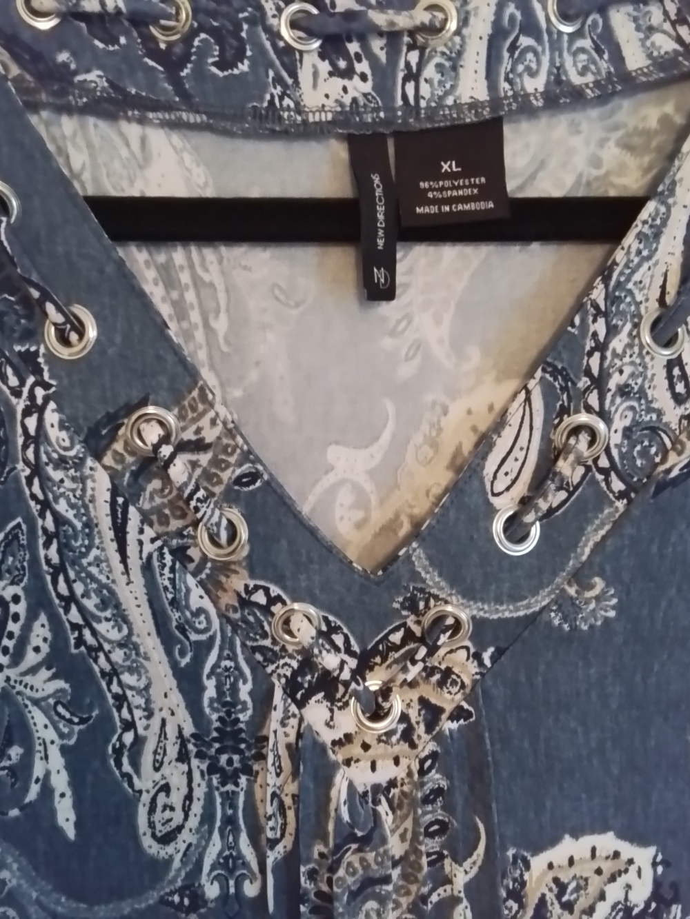 new directions Blue Paisley Grommet V-Neck Tunic - Picture 2 of 4